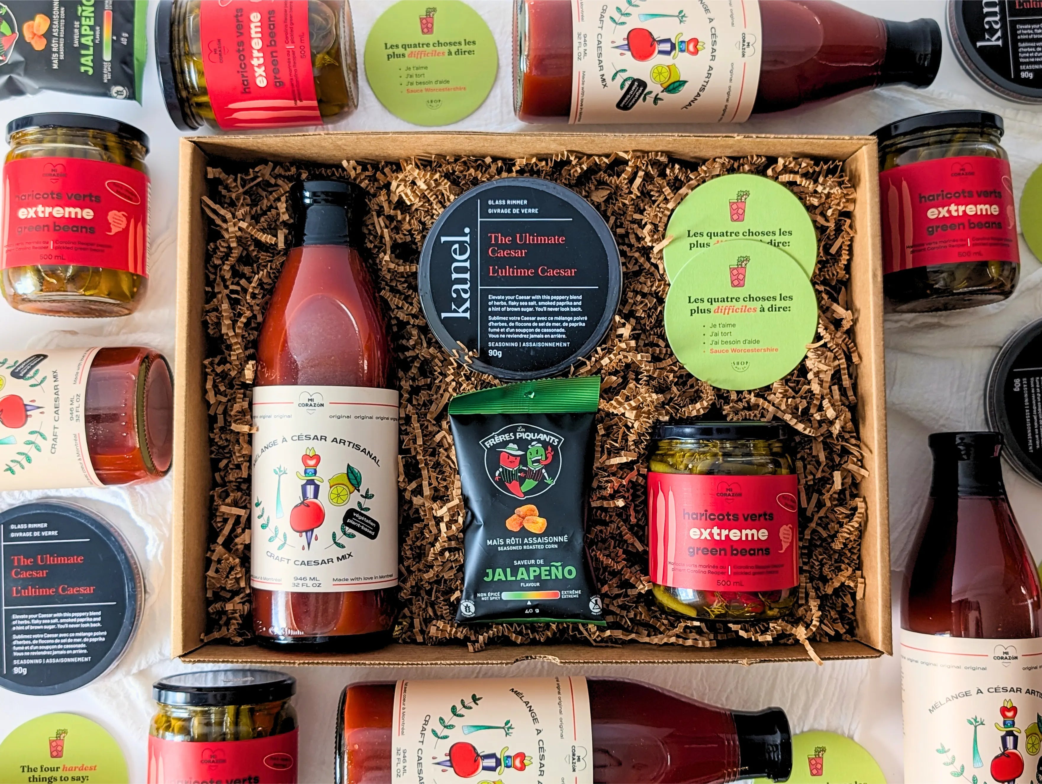 Boîte Bloody César avec mélange Mi Corazon, givrage Kanel, maïs jalapeño et haricots verts extrêmes