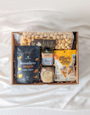 Boîte cadeau cabane à sucre Érable avec thé noir à l’érable, sirop d'érable et popcorn à la fleur de sel