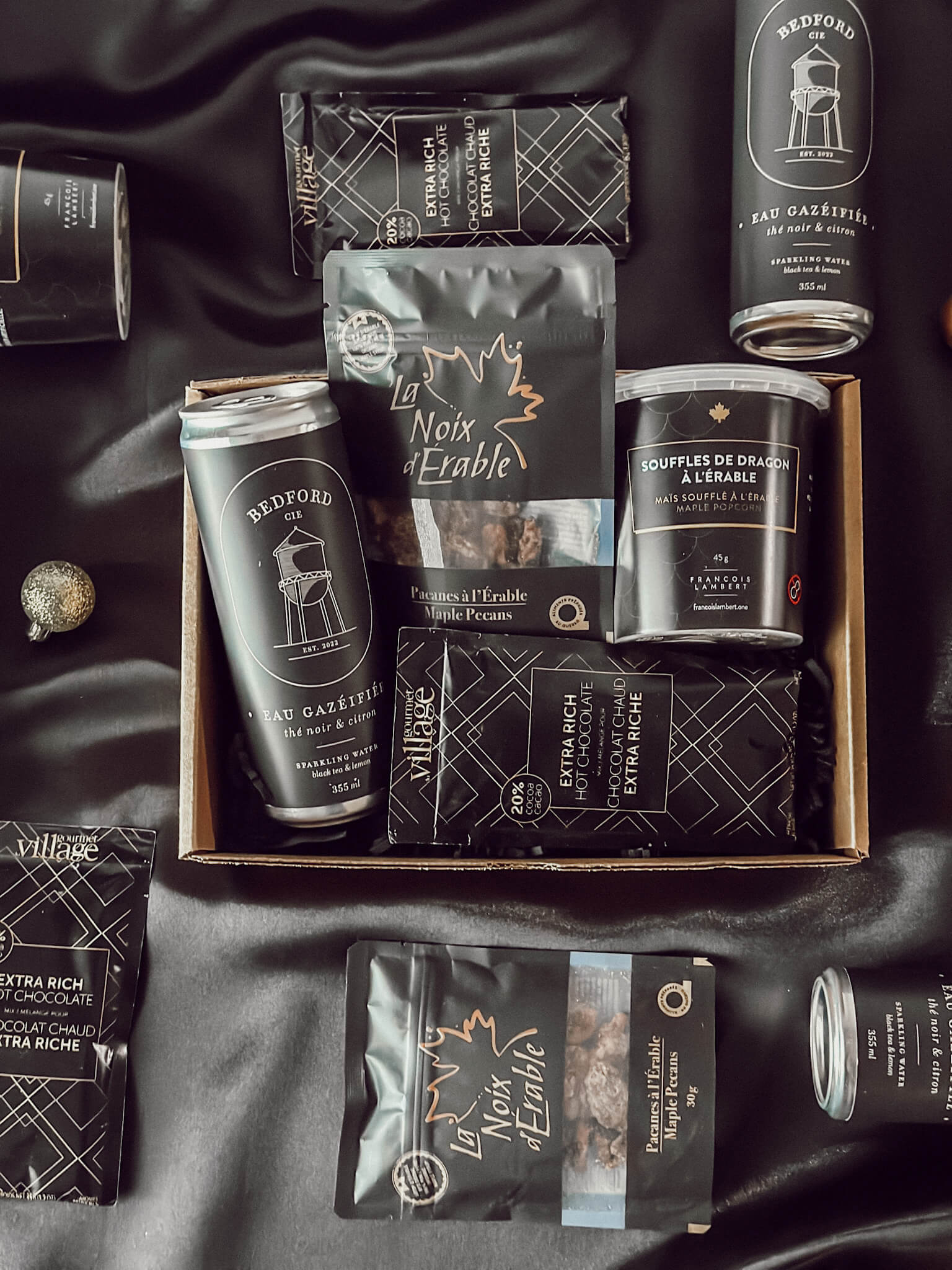 boite cadeau gourmandises locales noir unisexe