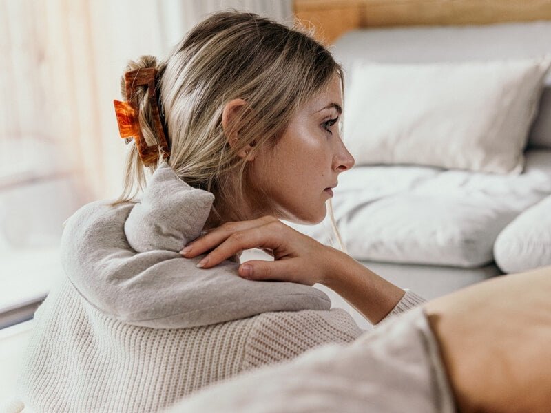 Shoulder heating pad